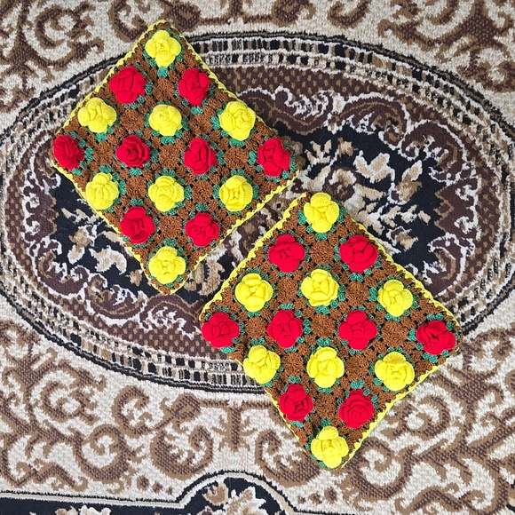 2 Rose Garden Crochet Vintage Floral Pillowcases Puffy 3D Rose Granny Square 70s - Picture 1 of 10